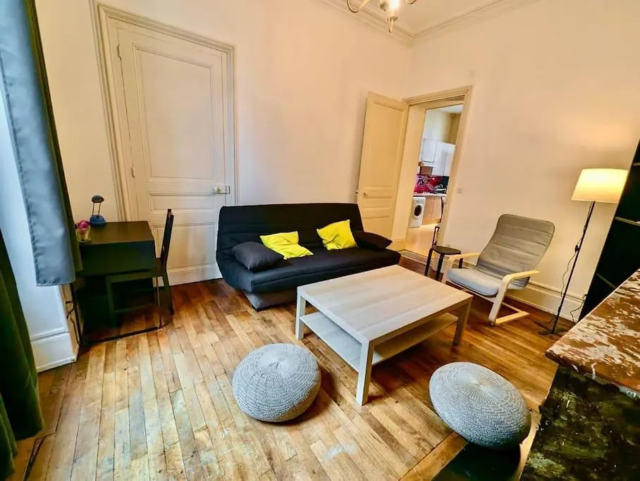 3 Chambres - Hyper Centre - Calme & Tout Equipe Avec Wifi Grenoble