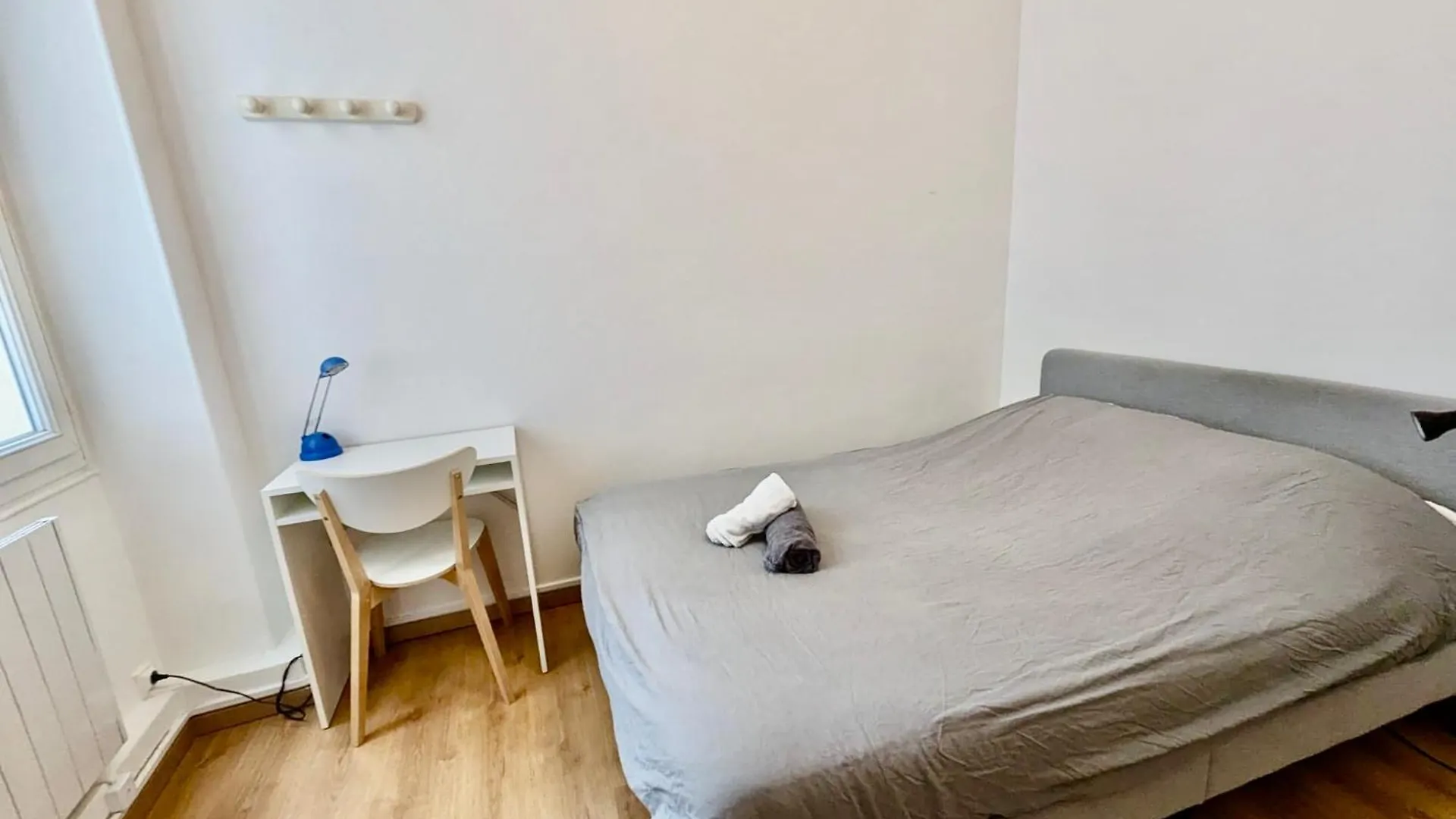 Apartment 3 Chambres - Hyper Centre - Calme & Tout Equipe Avec Wifi Grenoble