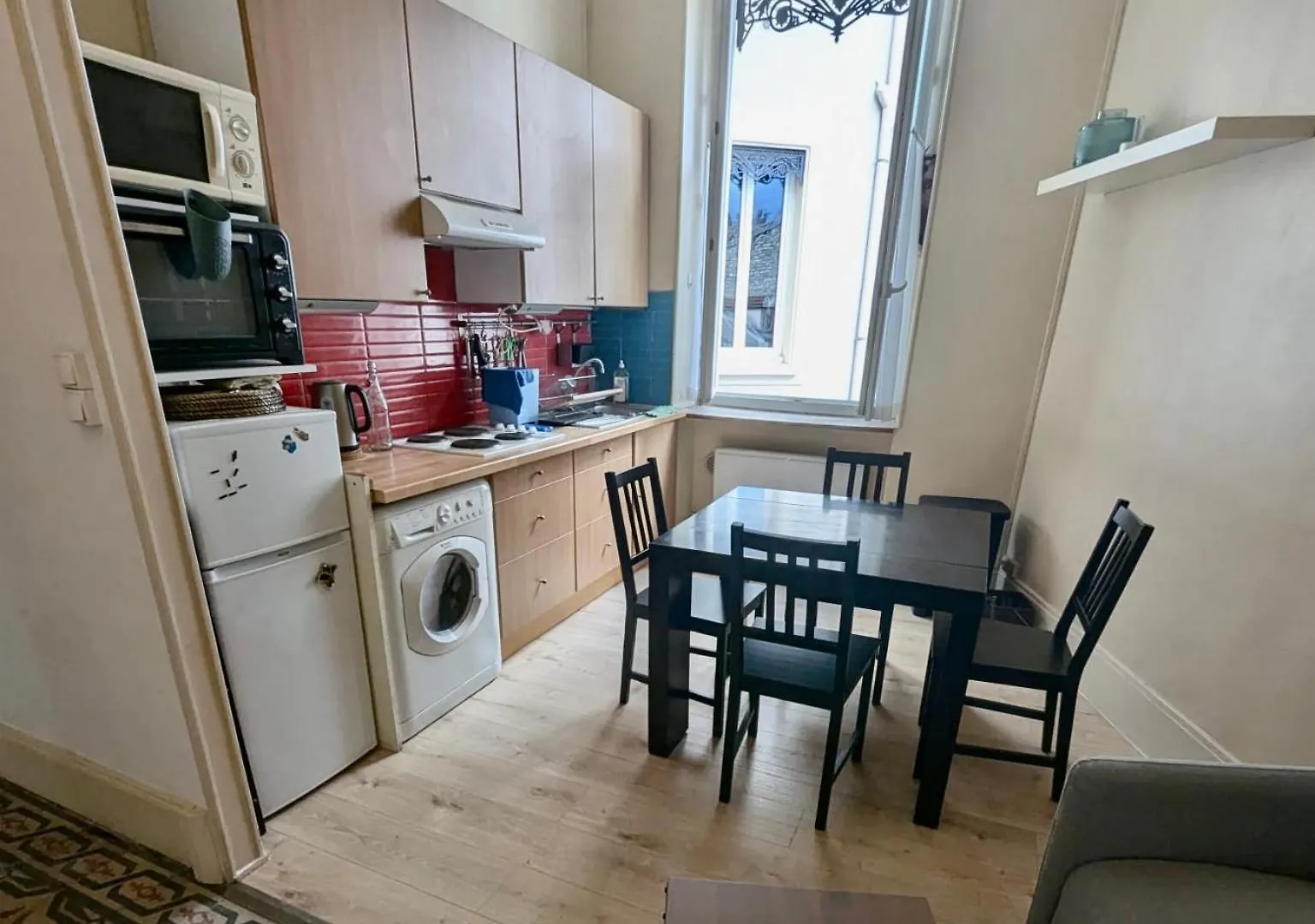 3 Chambres - Hyper Centre - Calme & Tout Equipe Avec Wifi Grenoble